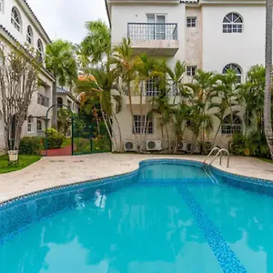 https://newly-renovated-2-bedroom-condo-with-pool-area.comcaribbean.com